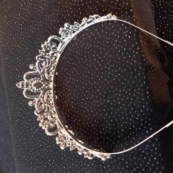 Girls Silver tiara with rhinestones - Picture 4 of 4